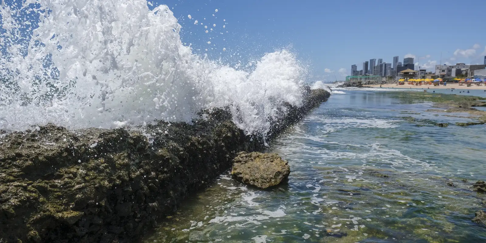 Governo quer barrar projeto que pode privatizar acesso a praias