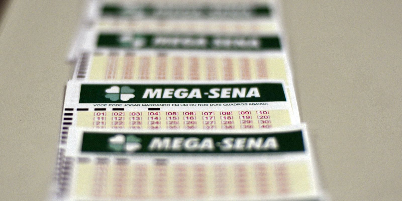 Mega-Sena vai sortear prêmio de R$ 100 milhões na próxima quinta-feira