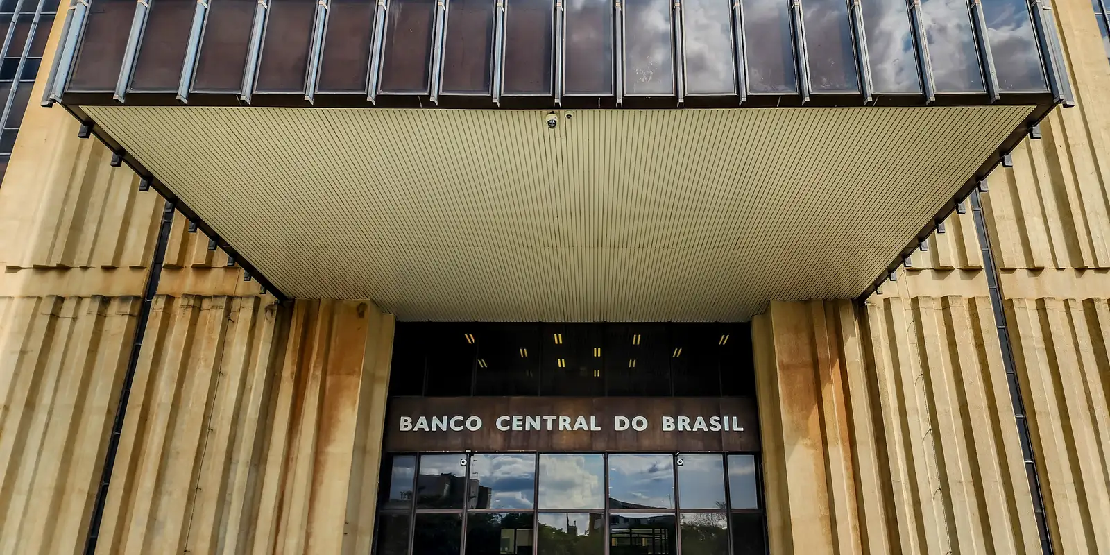 Mercado aumenta previsão da inflação de 4% para 4,05% em 2024