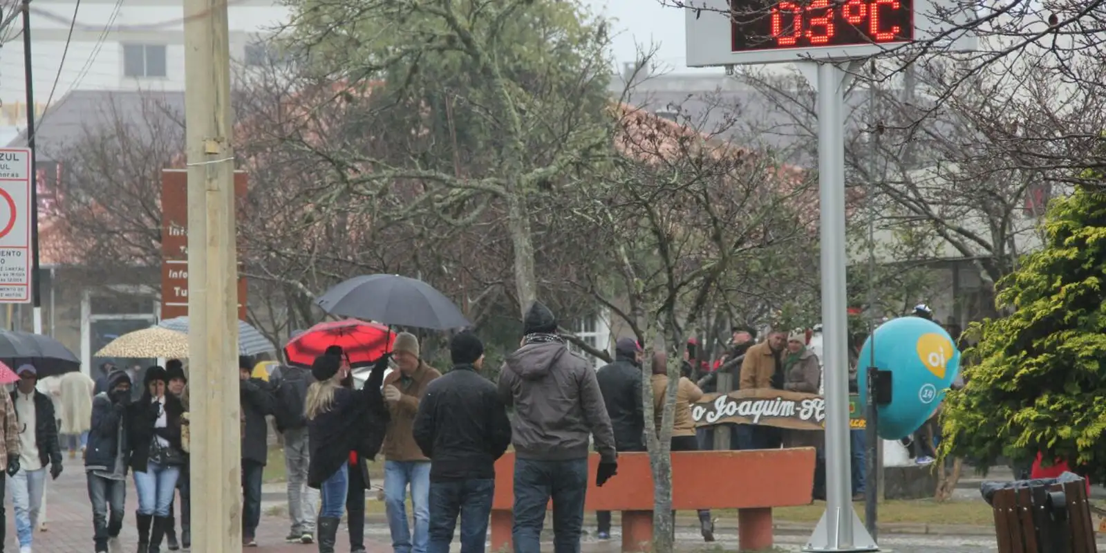 Semana começa com queda de temperaturas e ventos fortes no Sul