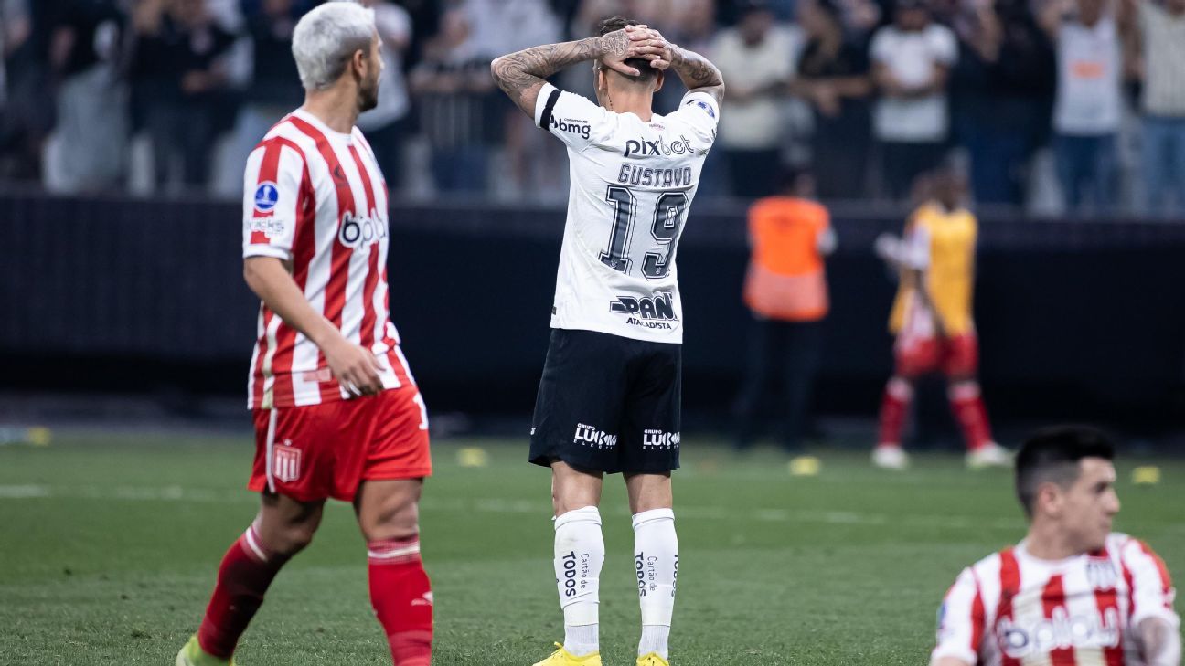 Dupla do Corinthians não consegue rescisão imediata de contrato na justiça