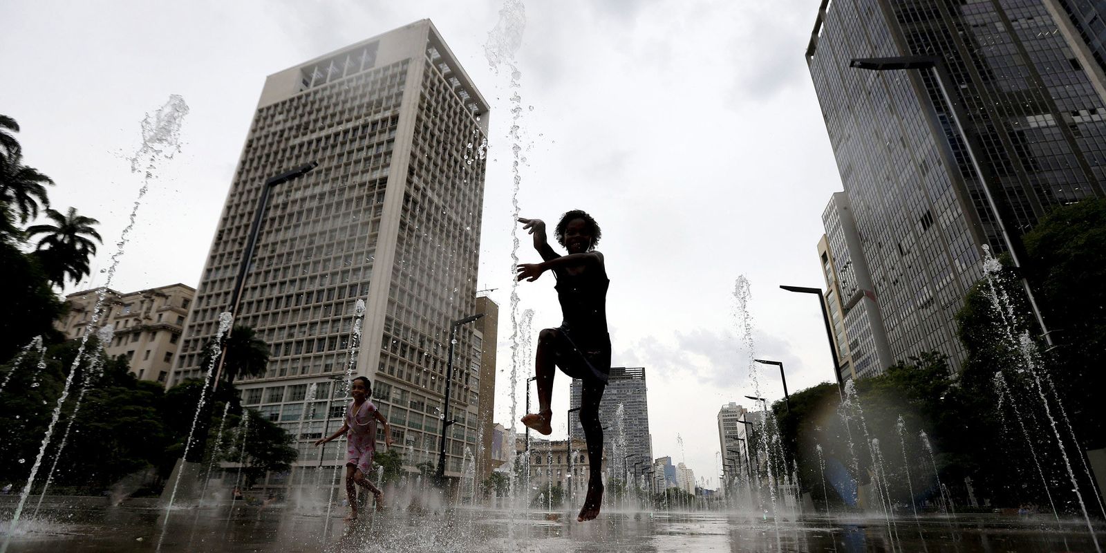 Inmet alerta para onda de calor que chega ao país nos próximos dias