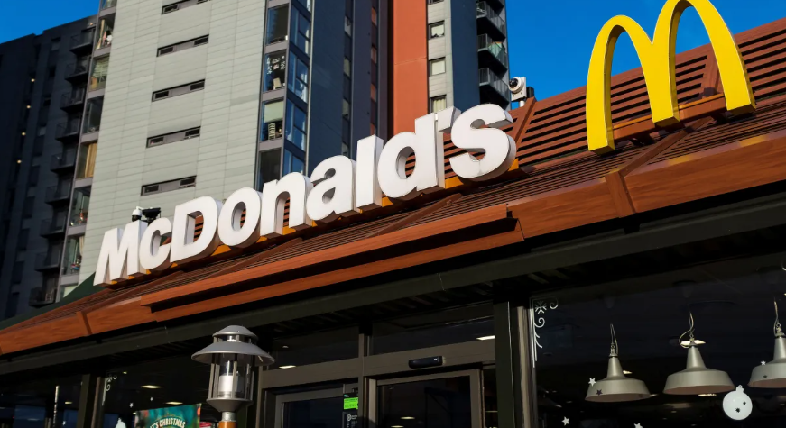 MCDONALD´S, BOEING, MERCADO DE TRABALHO