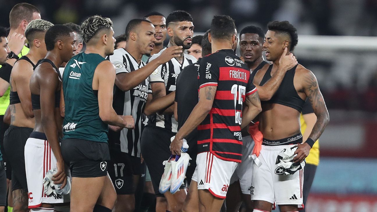 Bruno Henrique diz que ‘levou soco’ em confusão após Botafogo x Flamengo: ‘Covarde’