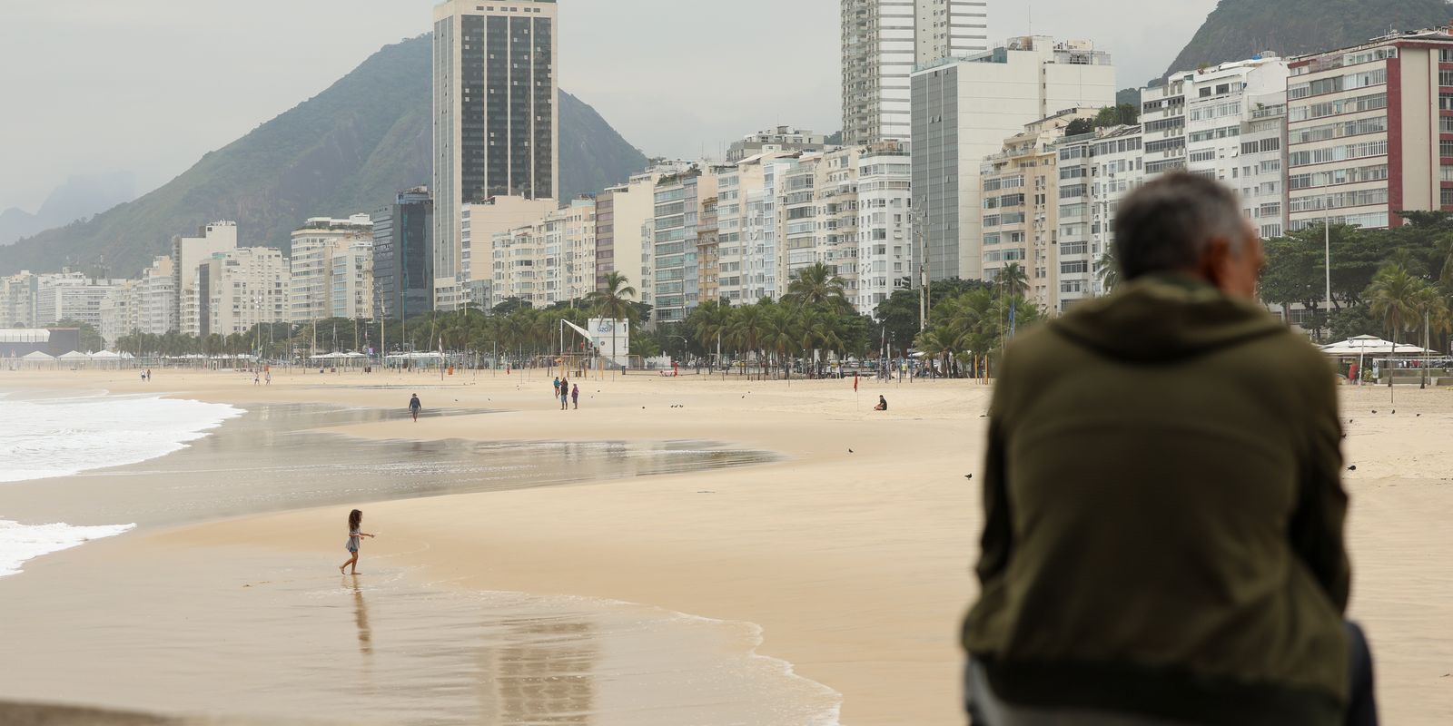 Rio deve ter um domingo de chuva com a chegada de frente fria