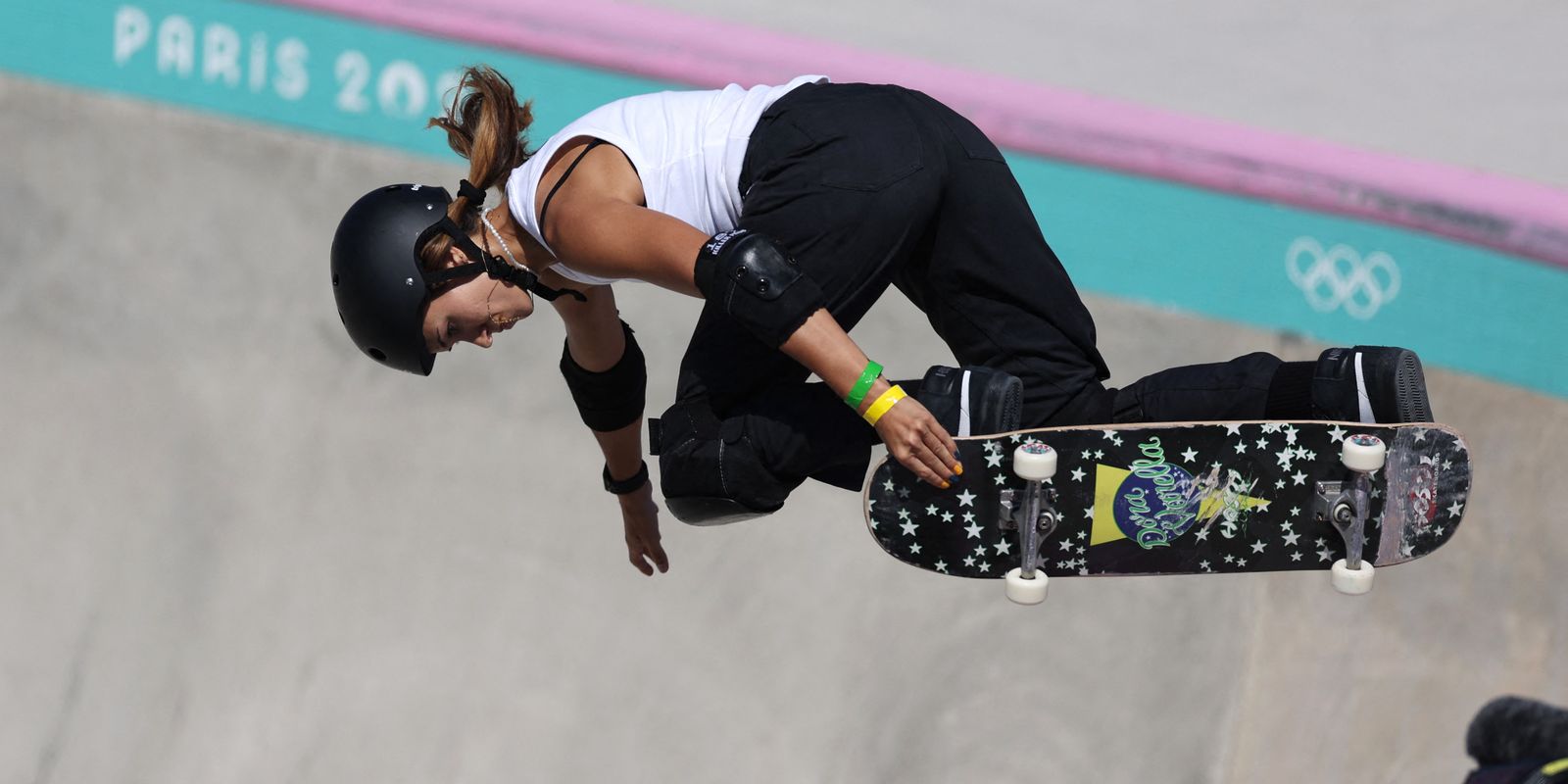 Dora Varella se classifica à final por medalhas no skate park em Paris