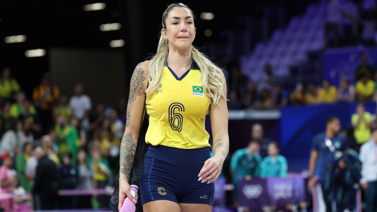 Thaísa chora após bronze, confirma adeus à seleção de vôlei e elege sucessora