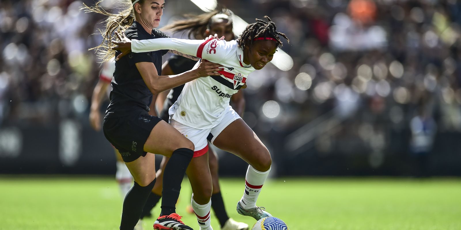 Timão derrota o São Paulo e fica perto do 6º título do Brasileirão A1