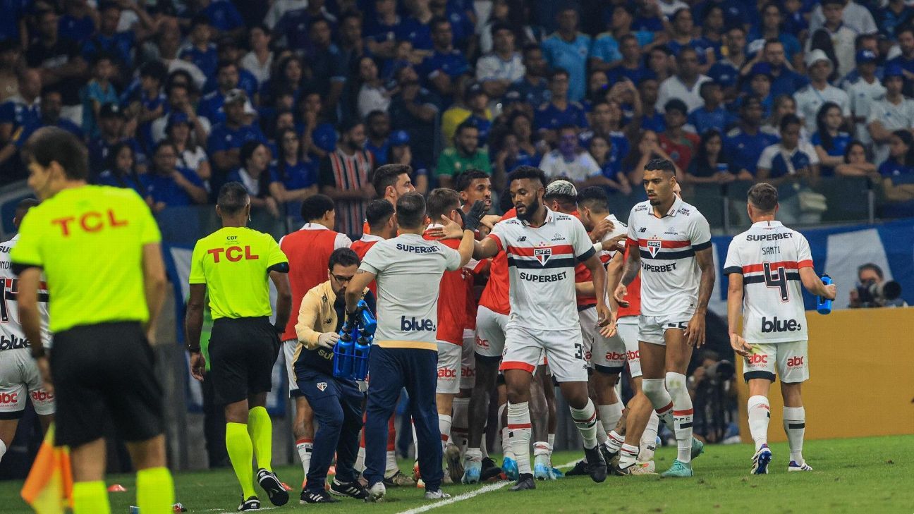 Casares critica arbitragem da vitória do São Paulo contra o Cruzeiro: ‘Mostrou deficiência’