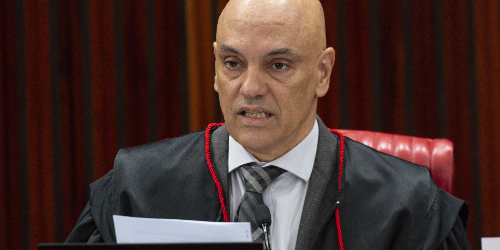 Moraes rejeita recurso do X contra bloqueio de perfis de influenciador