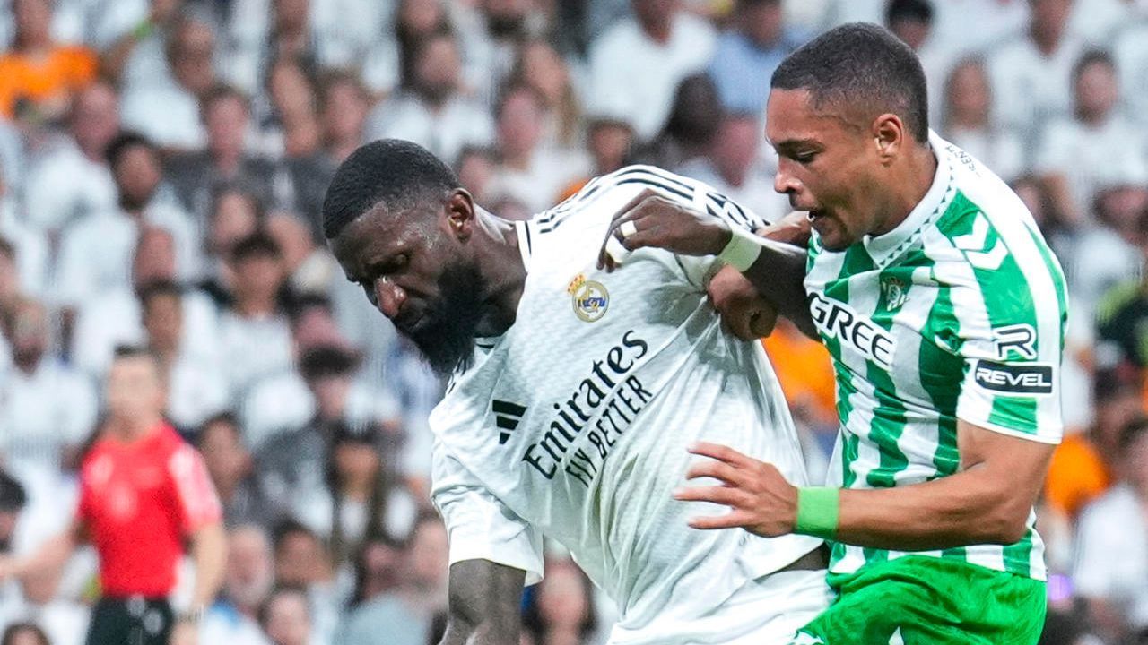 Técnico do Betis elogia Vitor Roque e faz alerta após estreia contra Real Madrid