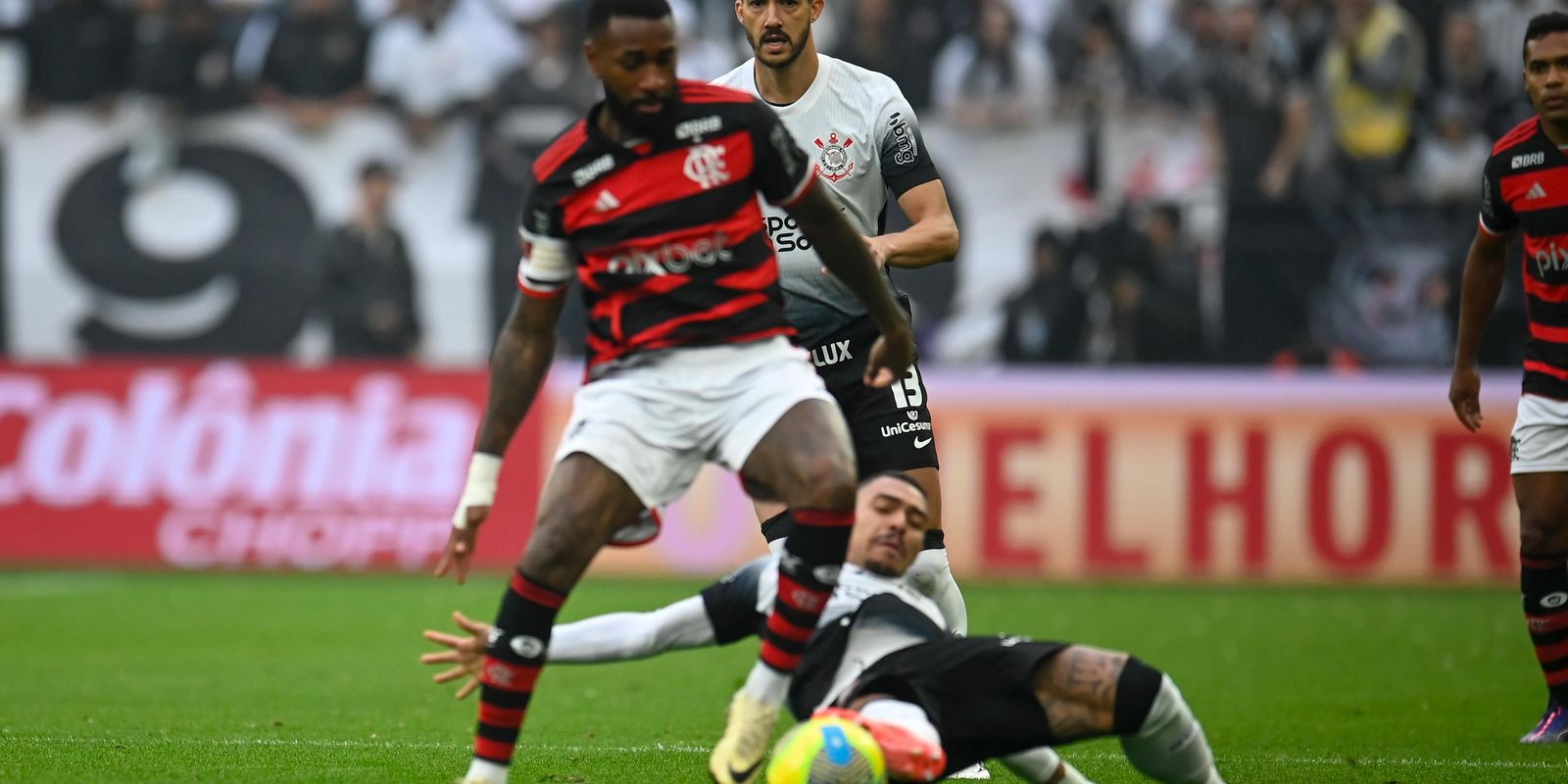 Copa do Brasil: Flamengo segura empate com Corinthians e chega à final