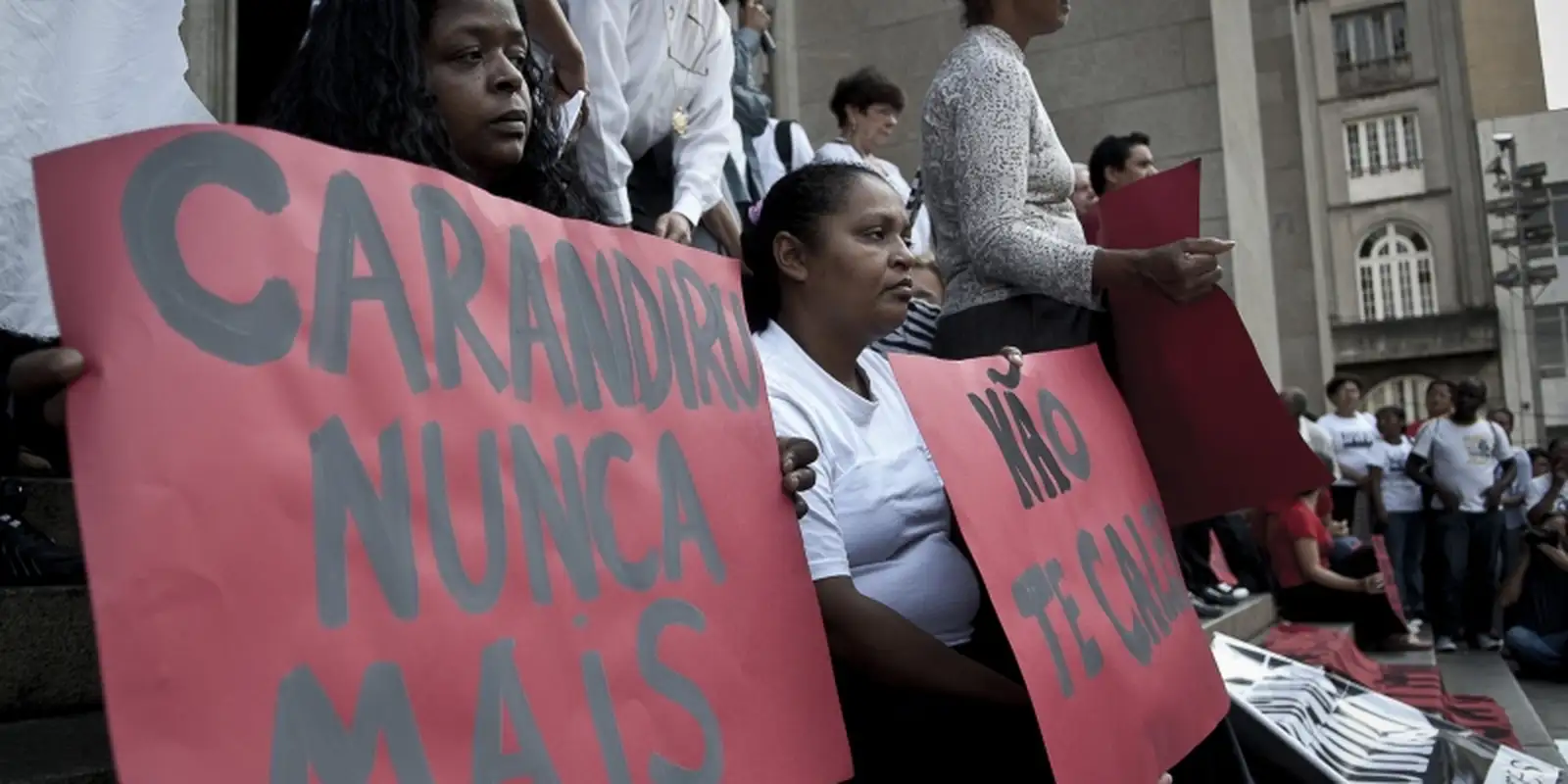 Justiça de SP extingue penas de policiais pelo massacre do Carandiru