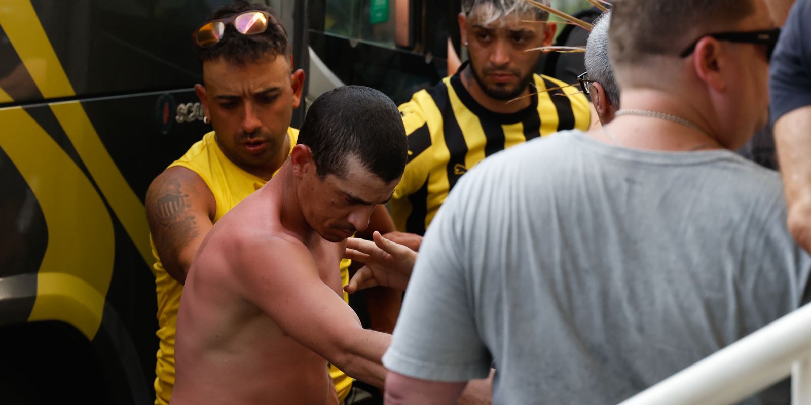 Justiça do Rio converte em preventiva prisão de torcedores uruguaios