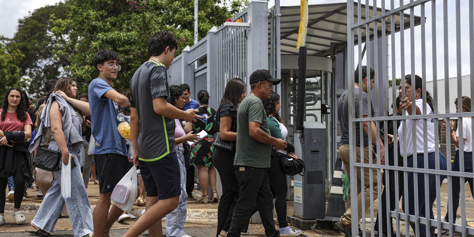 Portões do ENEM são abertos no segundo domingo de provas