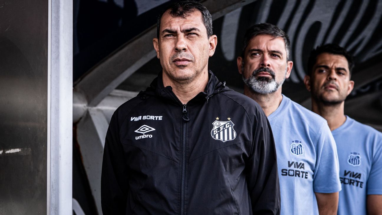 Santos anuncia saída do técnico Fábio Carille ‘em comum acordo’