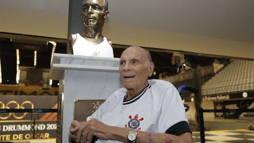Morre Amaury Pasos, lenda do basquete brasileiro e do Corinthians