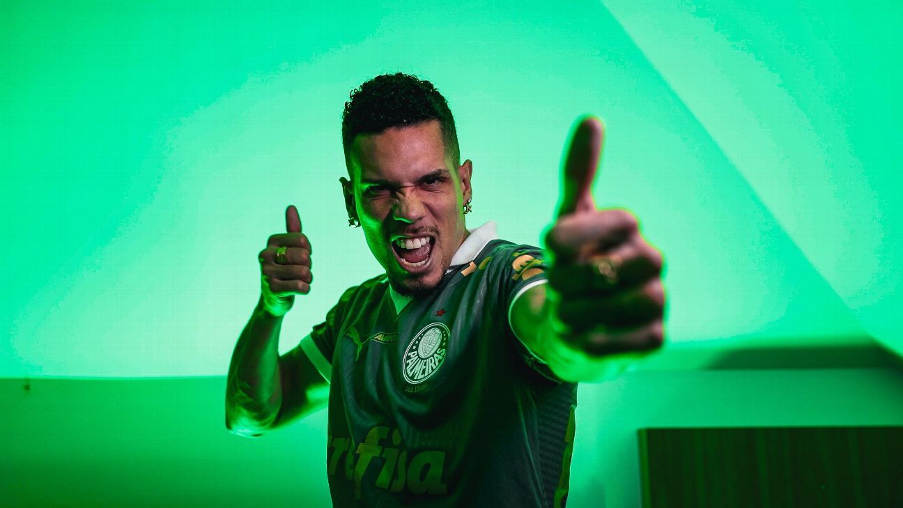 Palmeiras anuncia contratação de Paulinho, atacante do Atlético-MG