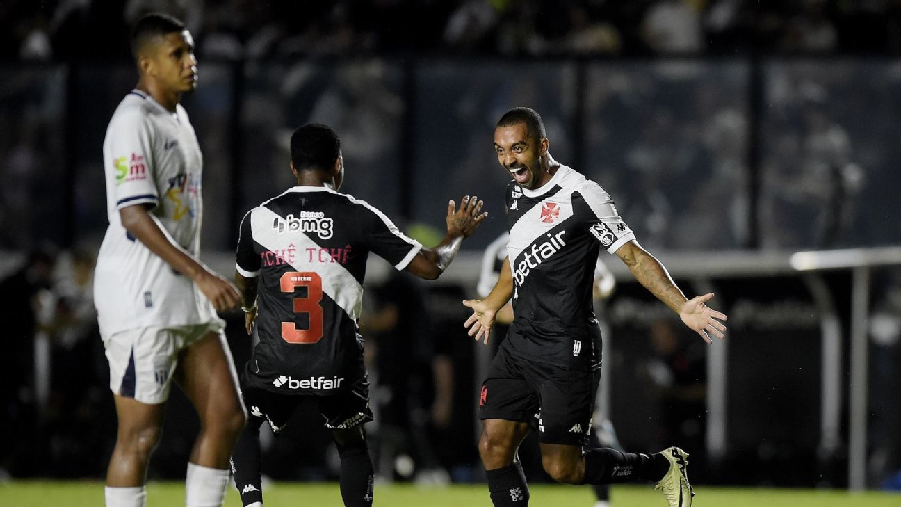 Vasco vence o Maricá e segue 100% no Carioca com Carille no comando