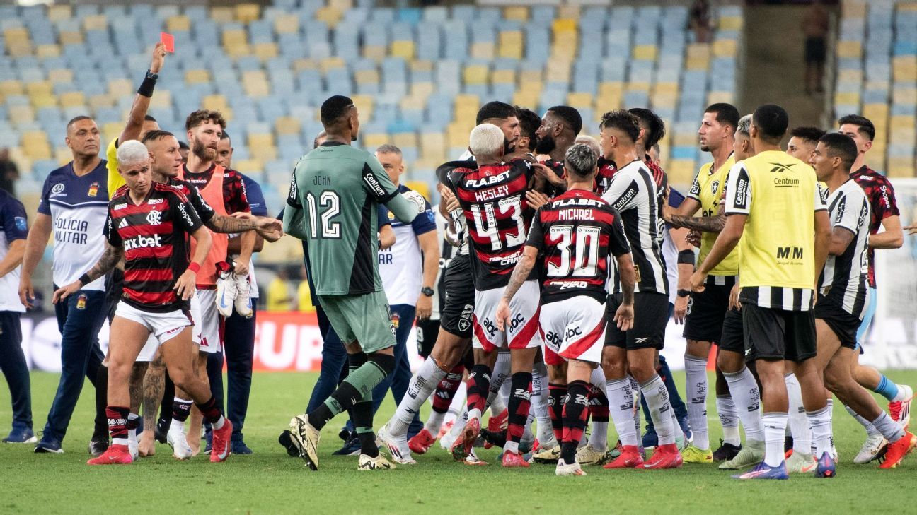 ‘Batalha’ e ‘escândalo’: briga em Flamengo x Botafogo repercute no mundo