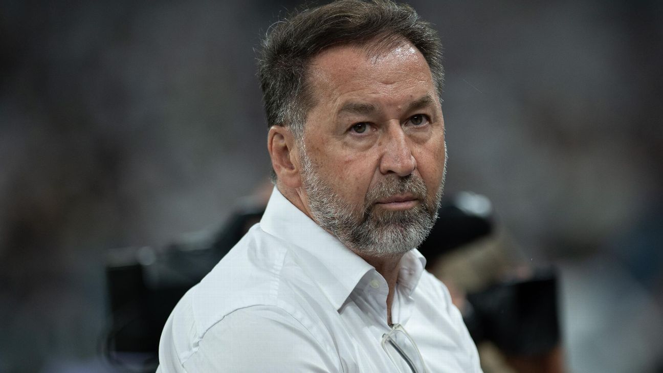 Augusto Melo comemora título e desabafa sobre política no Corinthians
