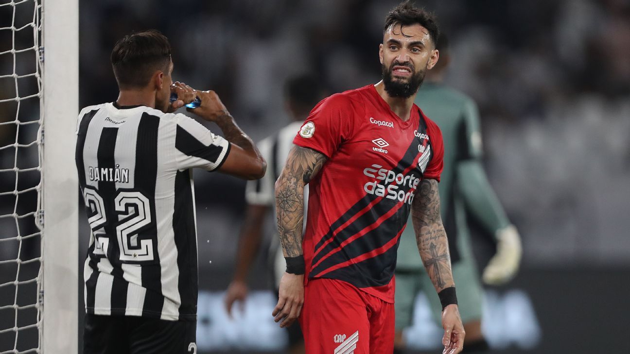 Botafogo contrata atacante Mastriani, do Athletico-PR, por empréstimo