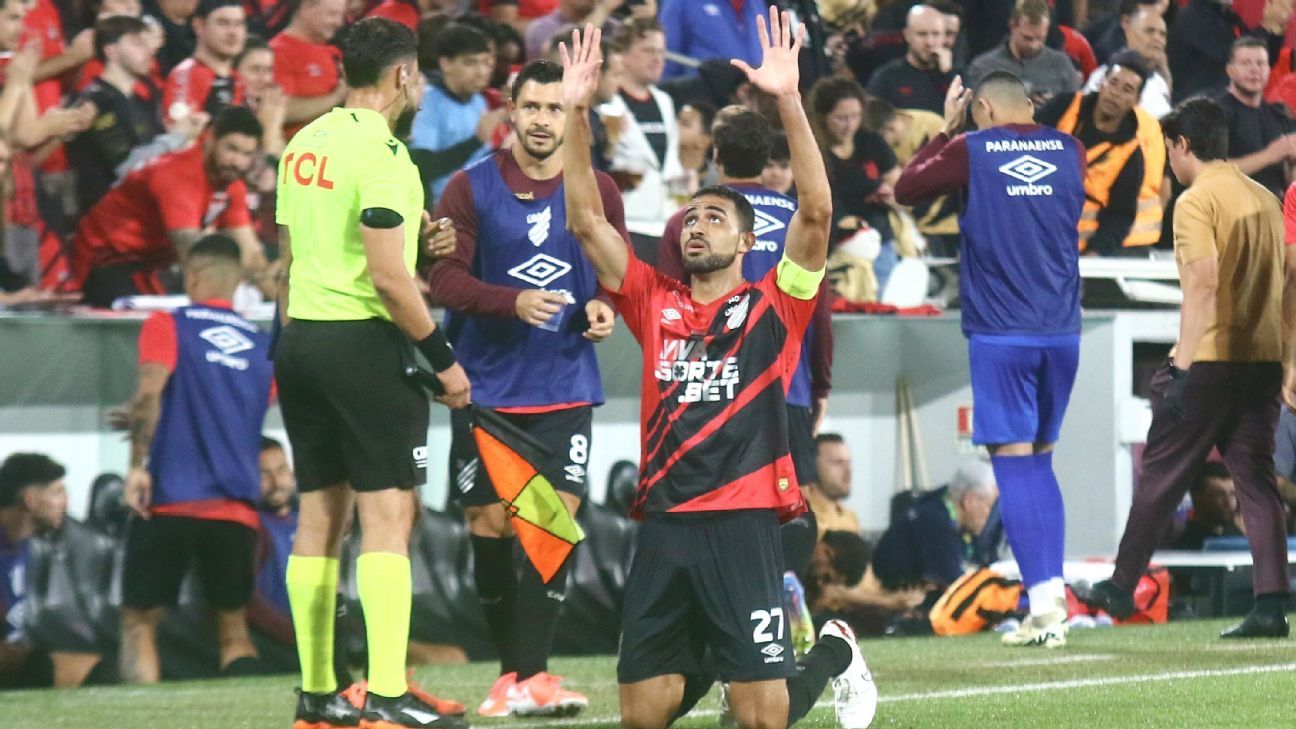 Athletico-PR vence o Criciúma e segue 100% na Série B