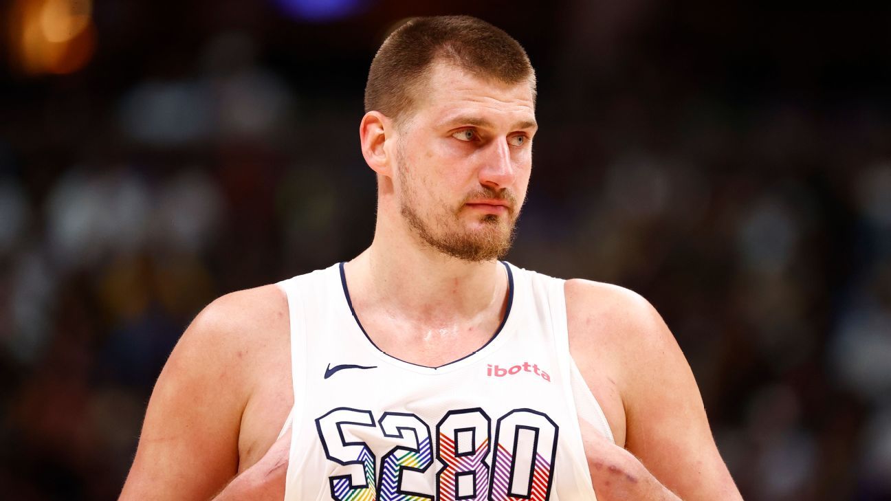 Jokic faz história e garante média de triplo-duplo na temporada 2024-25