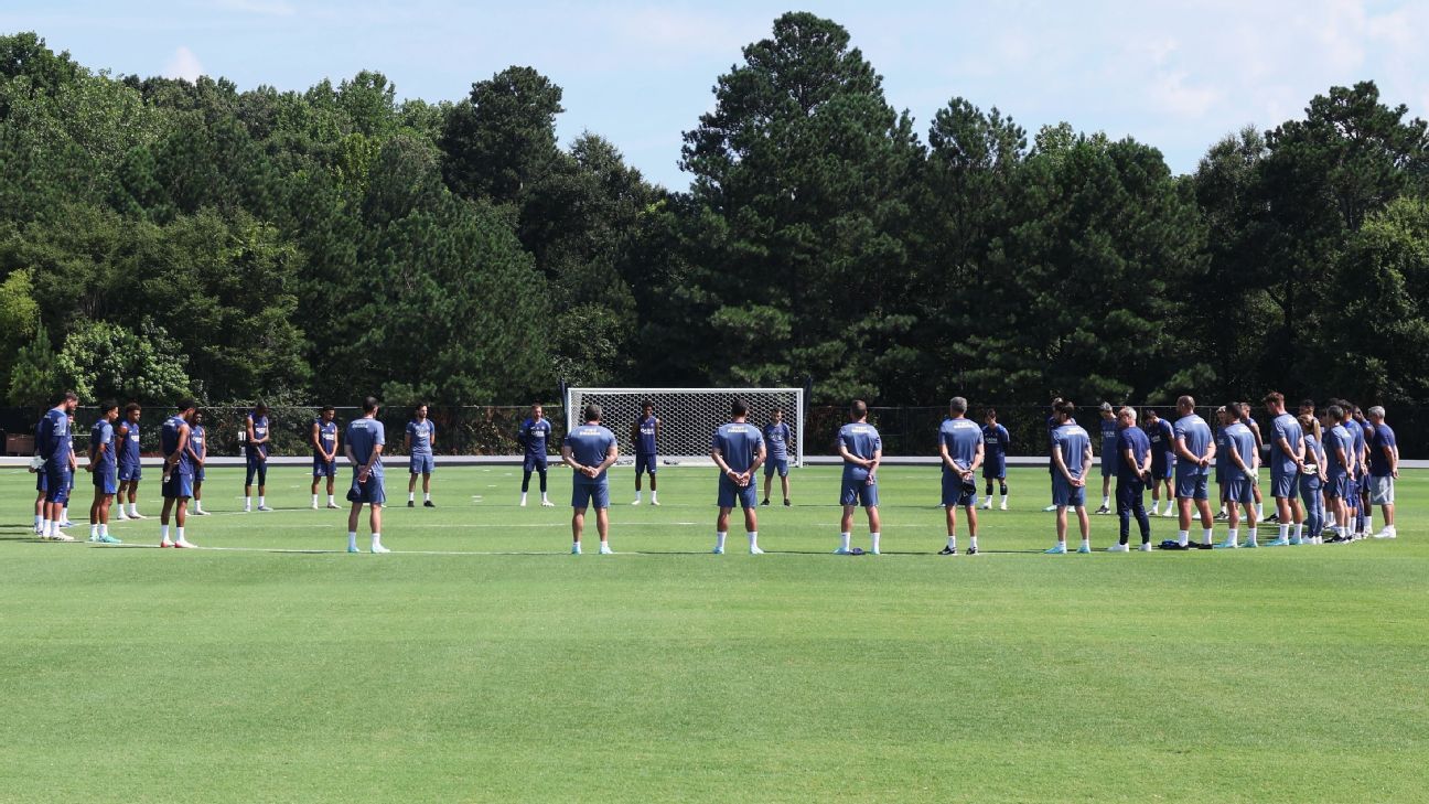 Treino do PSG no Mundial tem minuto de silêncio para Diogo Jota