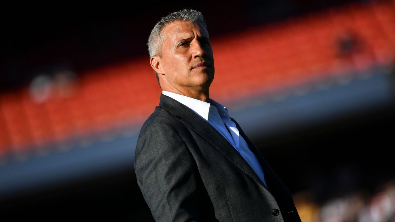 OPINIÃO: Futebol brasileiro não está pronto para Crespo