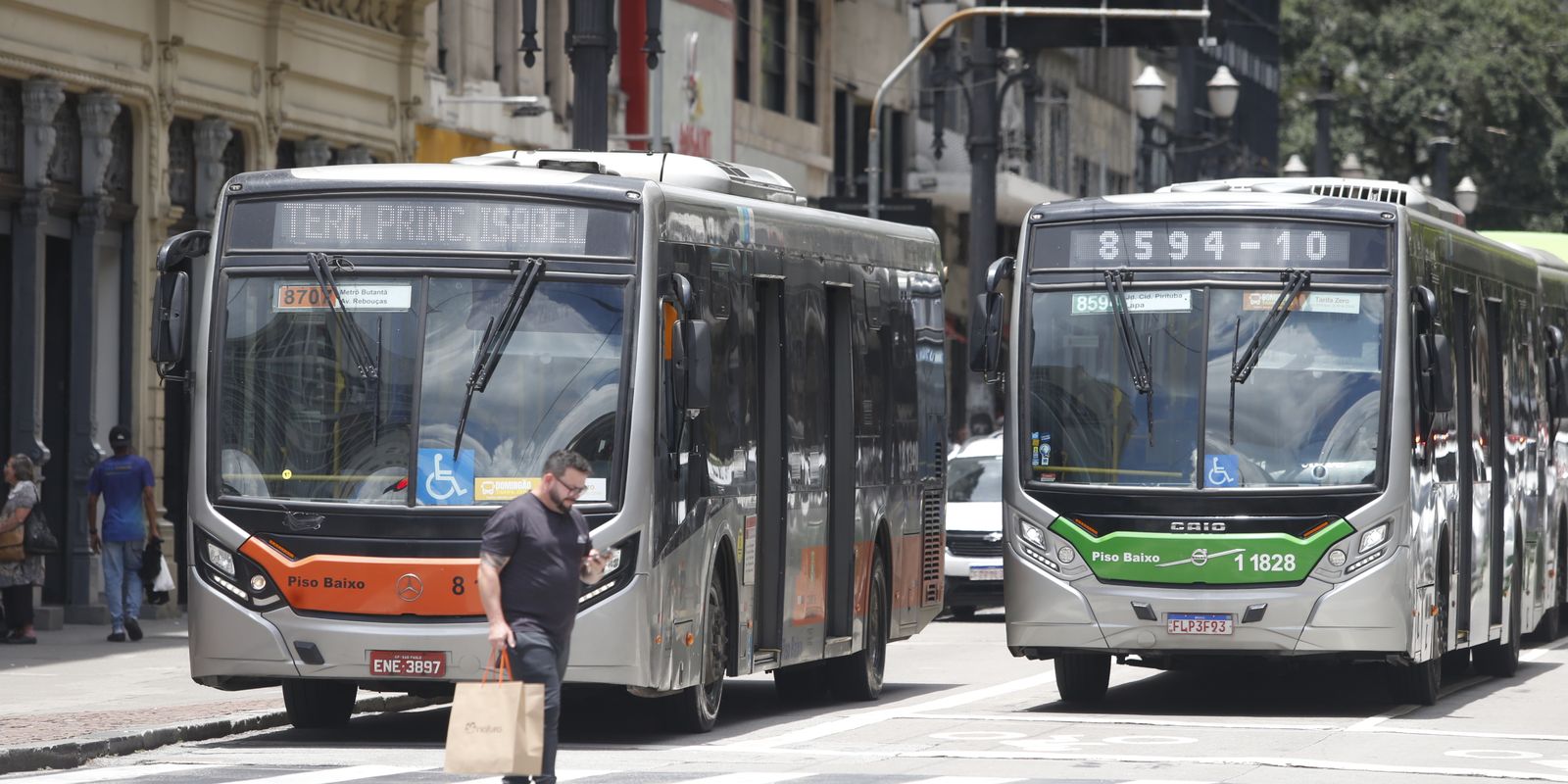 Setor de serviços cresce 0,3% em junho e atinge patamar recorde