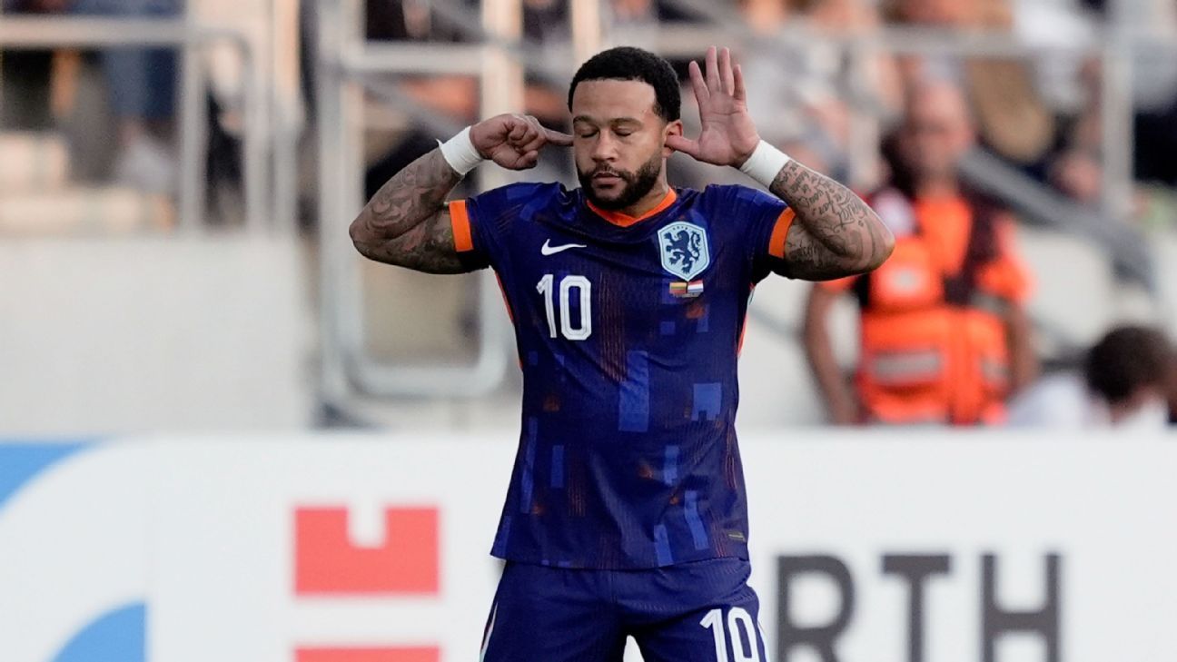 Memphis Depay passa Van Persie e se torna maior artilheiro da Holanda