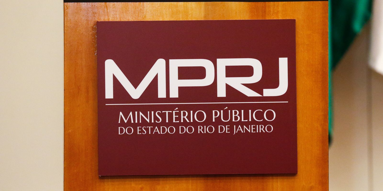 Policiais ligados à milícia são acusados da morte de vereador no Rio
