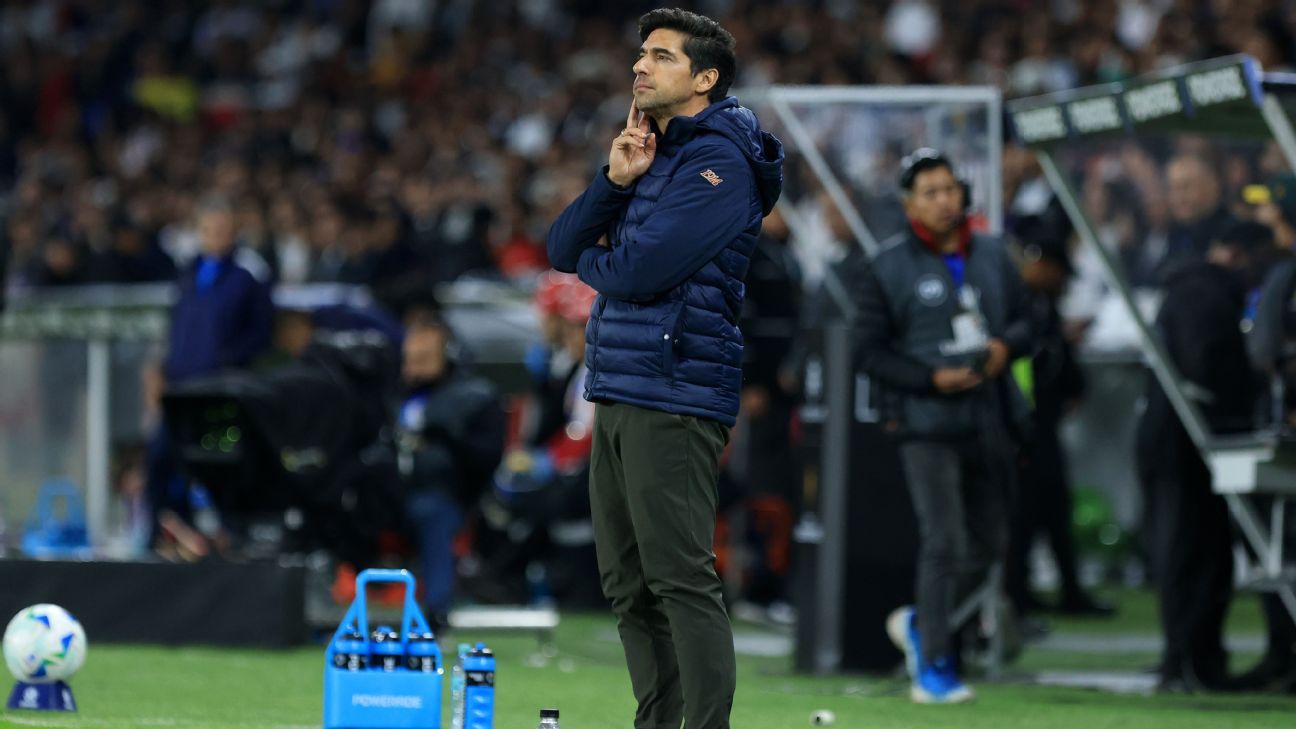 Abel diz que avisou Palmeiras sobre LDU, mas repete mantra: ’90 minutos no Allianz é muito tempo’
