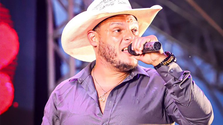 “Da MPB ao Sertanejo”, a jornada de Raphael Barreiro um artista em busca de seu espaço