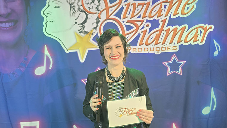 Viviane Vidmar grava sequência de programas no Studio Tô Na Mídia