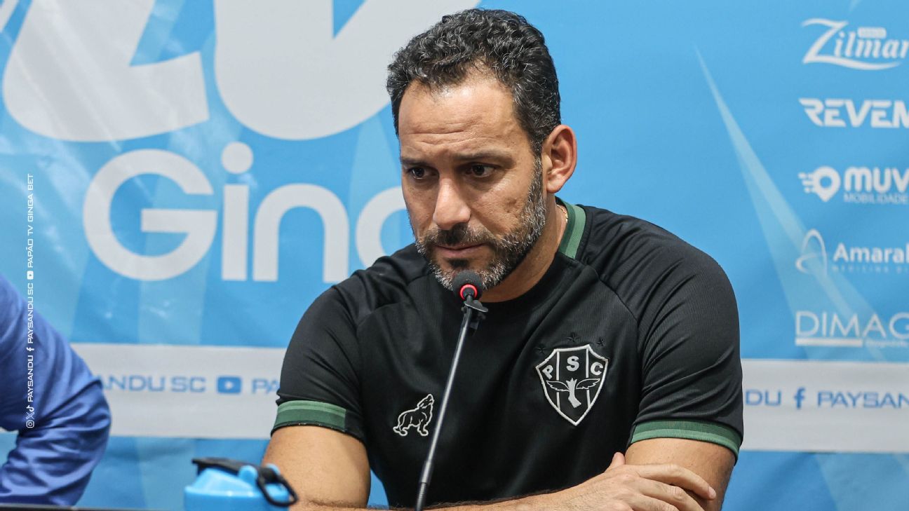 Dirigente do Paysandu chora após rebaixamento na Série B e vê Corinthians e Palmeiras como exemplos: ‘Se reconstruíram’