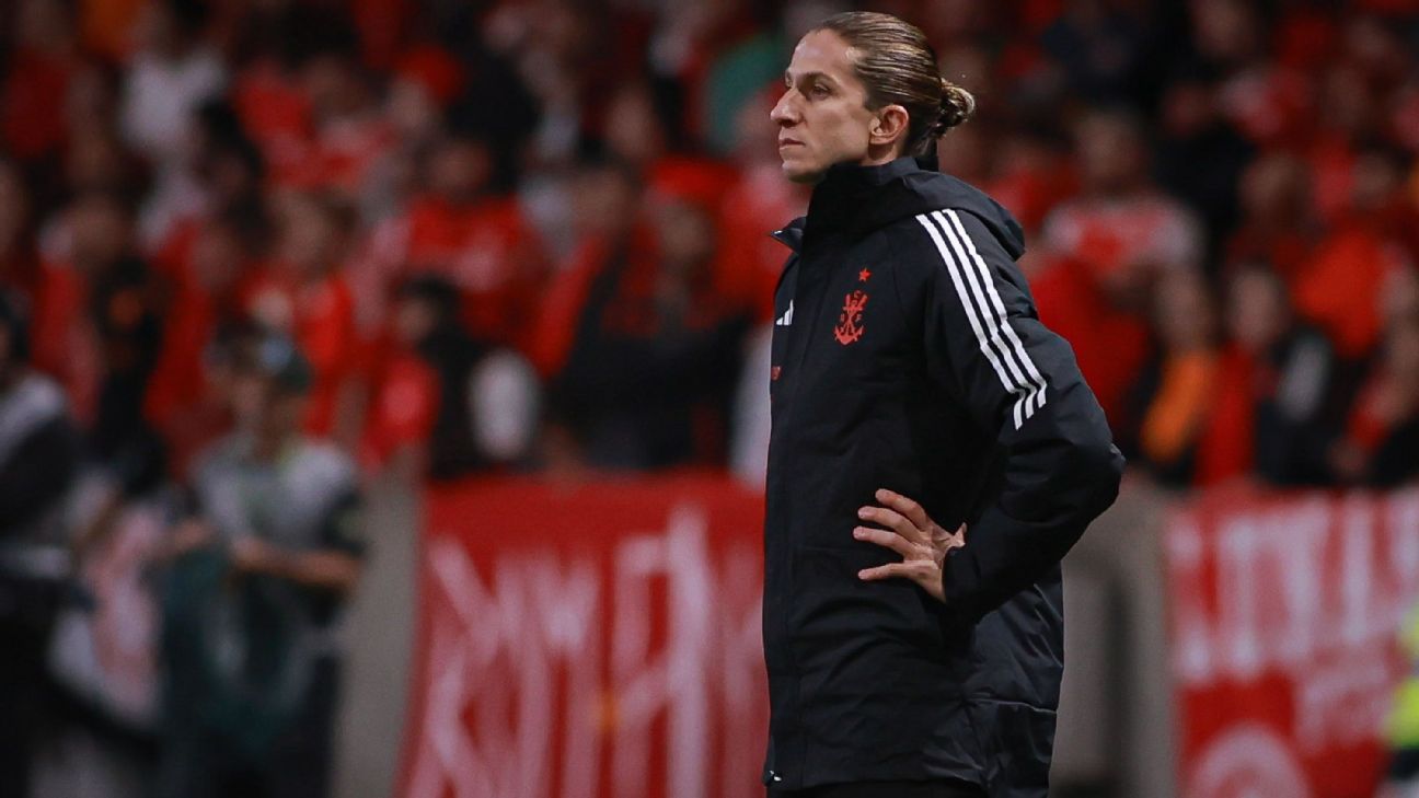 Filipe Luís e Flamengo discordam de pagamentos a auxiliares e travam renovação; clube tem pressa para resolver caso