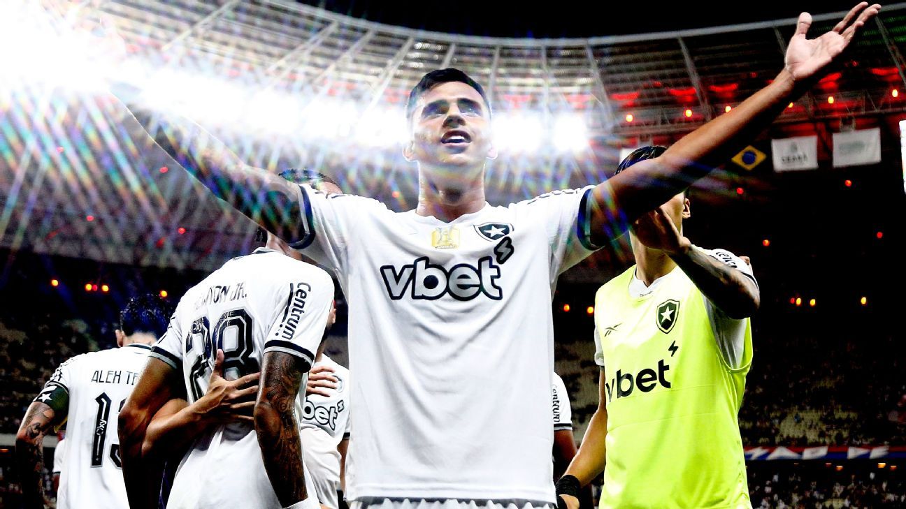 Botafogo acerta venda de David Ricardo para clube russo