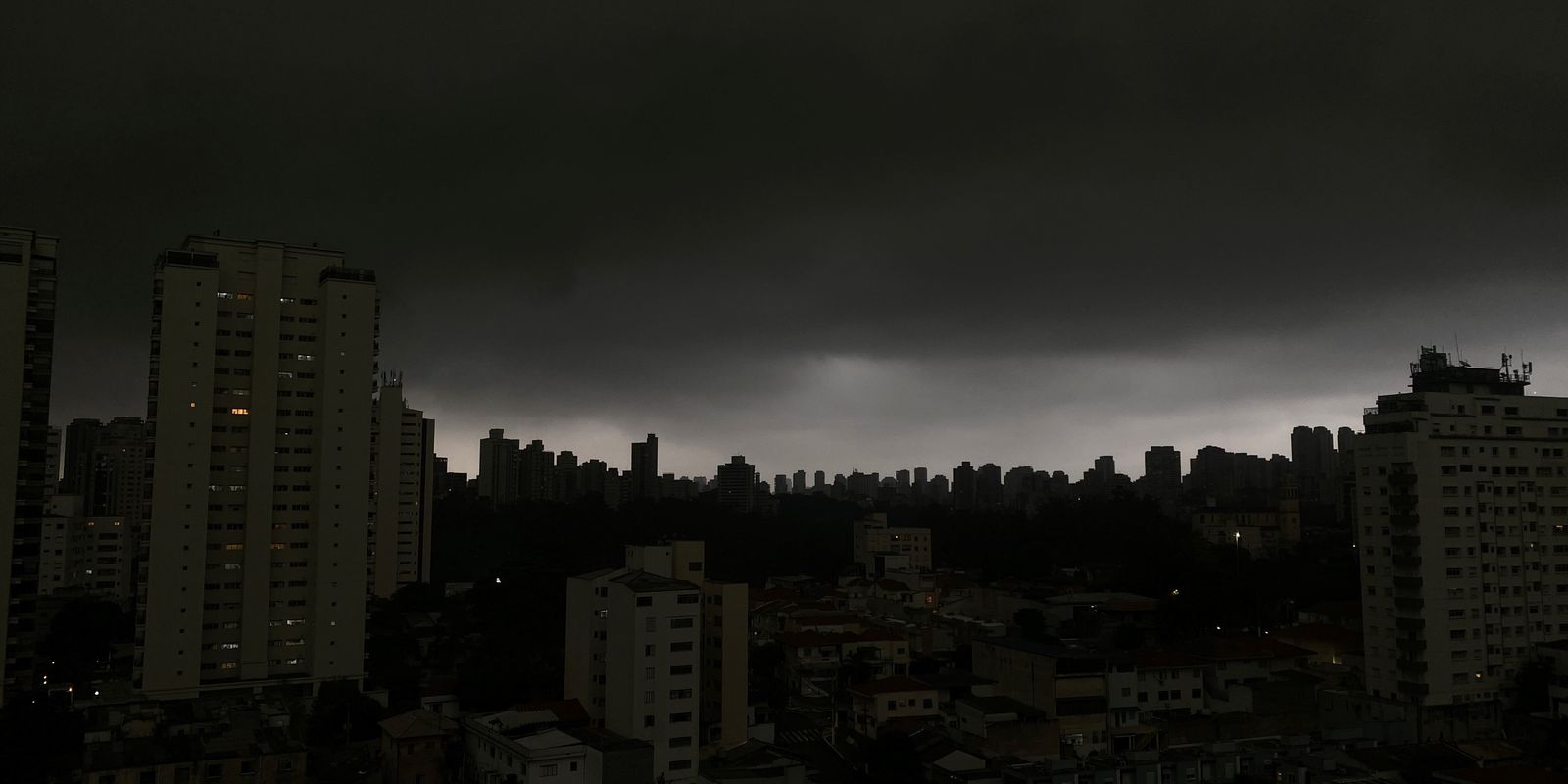 Inmet alerta para ocorrência de ciclone no Sudeste a partir de sexta