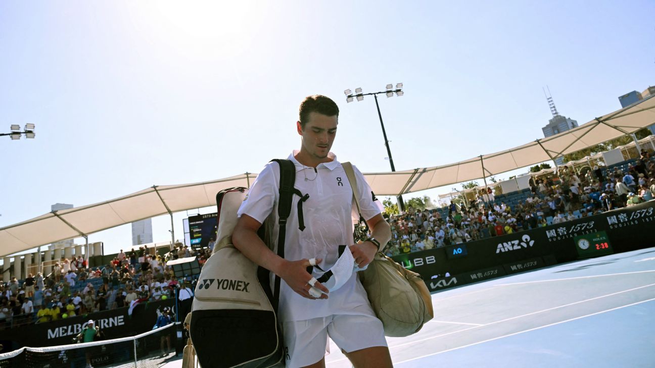 João Fonseca ganha mais de R$ 500 mil mesmo após eliminação no Australian Open e perde posições no ranking