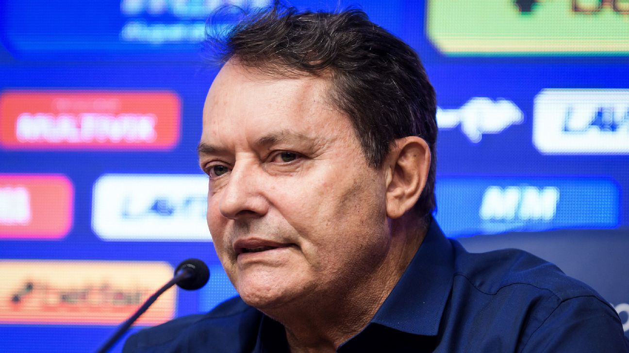 Pedrinho reúne elenco do Cruzeiro e avisa que não vai vender Kaio Jorge para o Flamengo