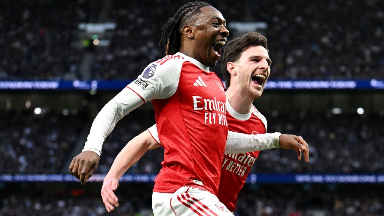 Arsenal humilha Tottenham, volta a vencer em grande estilo e alivia pressão na Premier League