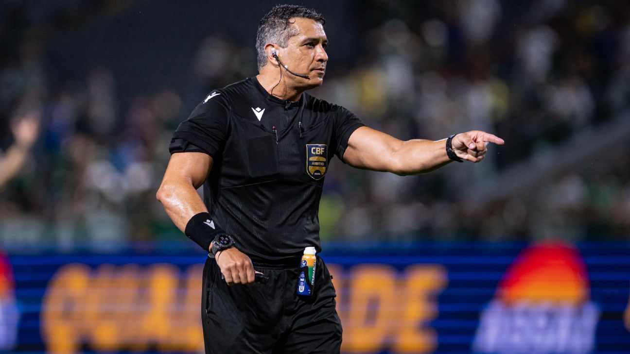 CBF adverte árbitro de Palmeiras x Fluminense após erro em saída de bola, mas não vê ‘prejuízo ao jogo’; veja nota