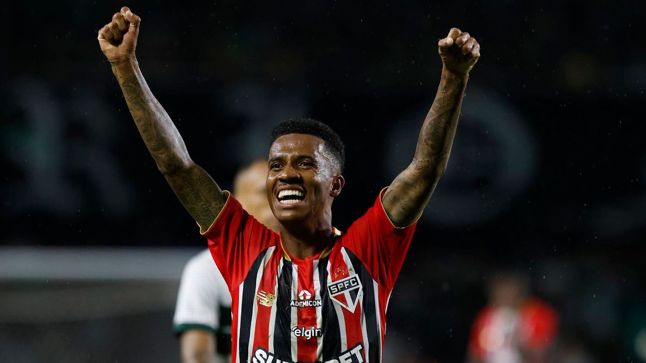Coordenador da seleção assiste a Coritiba x São Paulo e observa Marcos Antônio antes de convocação de Ancelotti