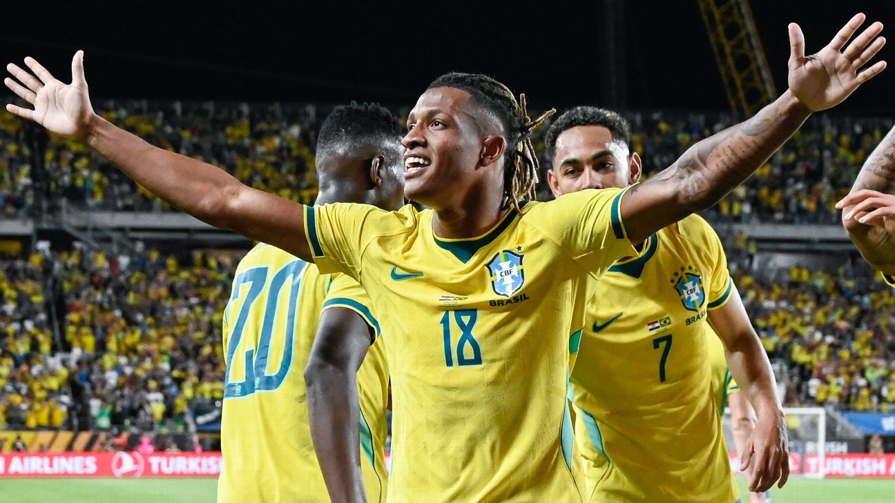 Novo Kleberson? Danilo aproveita chance na estreia como titular da seleção e ‘fura fila’ por vaga na Copa