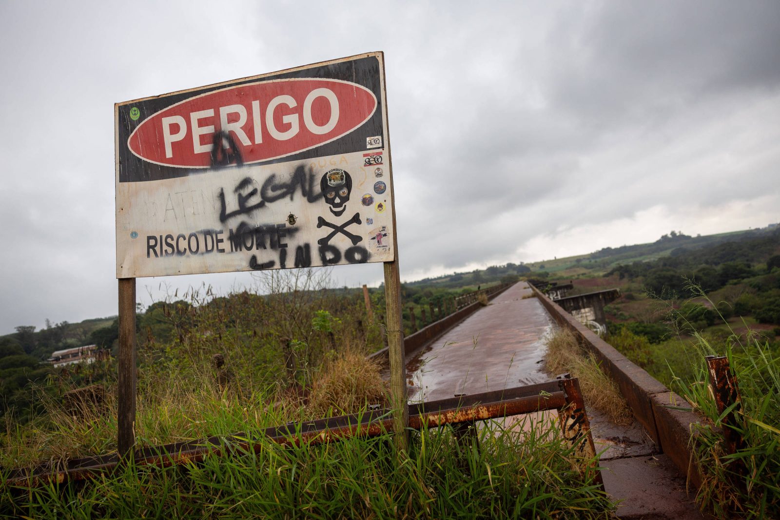 ‘Não adotaram cautelas mínimas e indispensáveis’, diz juiz sobre presos após morte em ponte