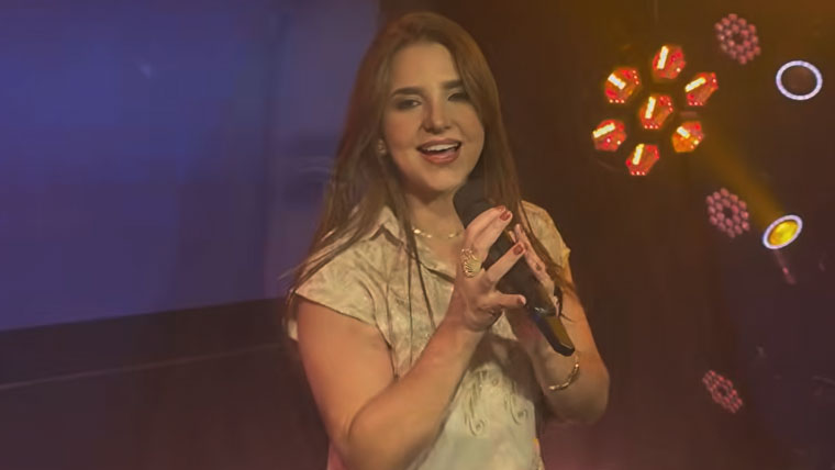 Andreza dá início a nova fase na carreira com o lançamento do single “Uma Lágrima”